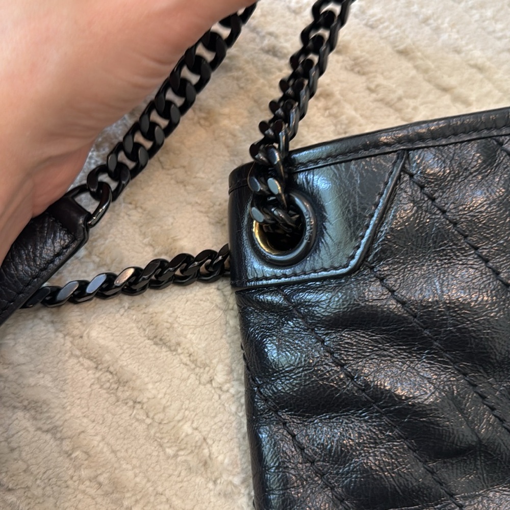Yves Saint Laurent Niki medium Black on black lambskin Shoulder Bag - Picture 8 of 17